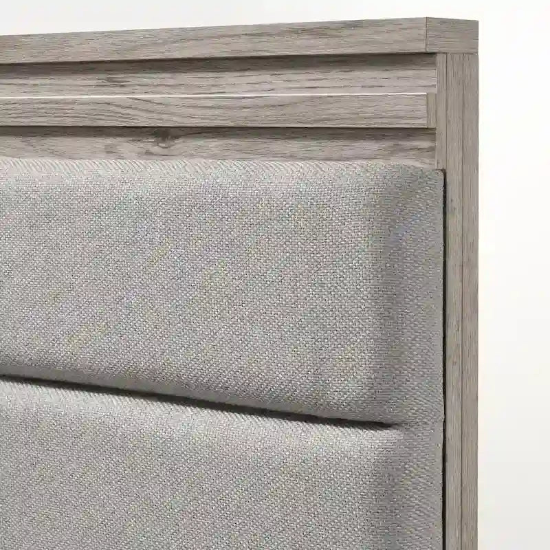 Ensemble de chambre à coucher 3 pièces en bois rembourré, lit à panneaux et deux tables de chevet, gris vieilli
