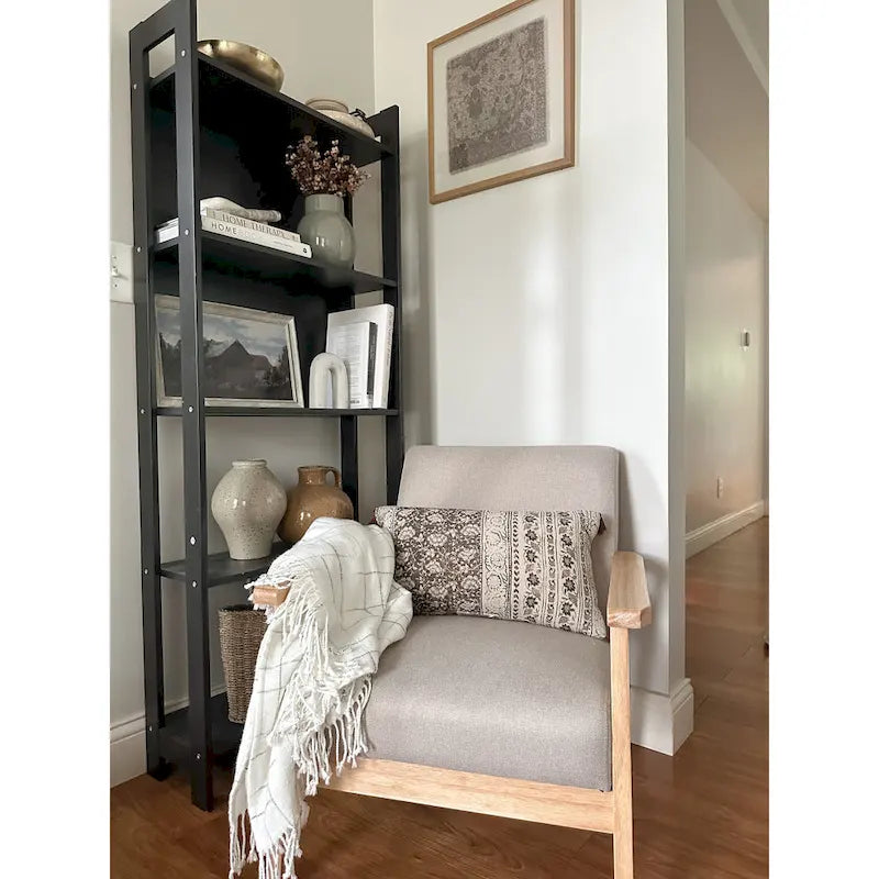 Fauteuil de salon en bois avec assise rembourrée